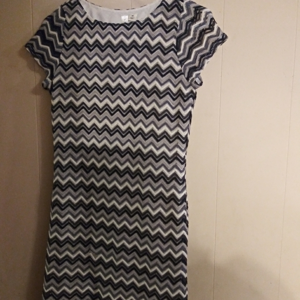 Zigzag pattern dress